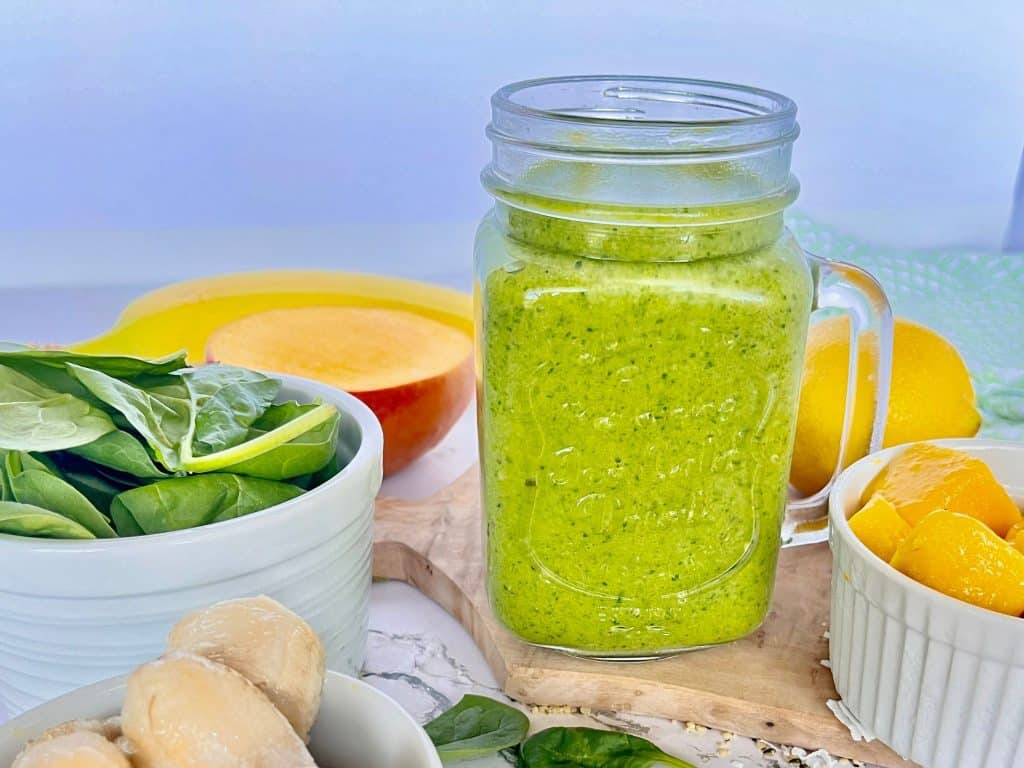 Mango spinach smoothie