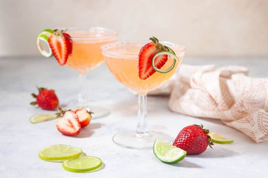 Shaken Strawberry Daiquiri Mocktail summer drinks
