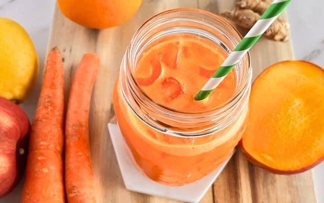 Carrot mango juice