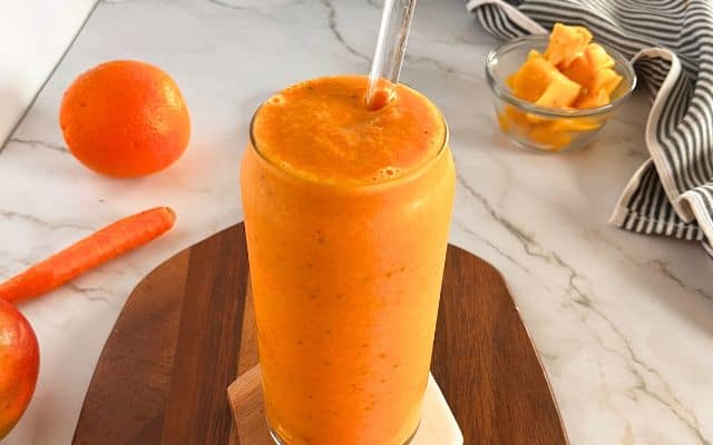 glowing skin smoothie