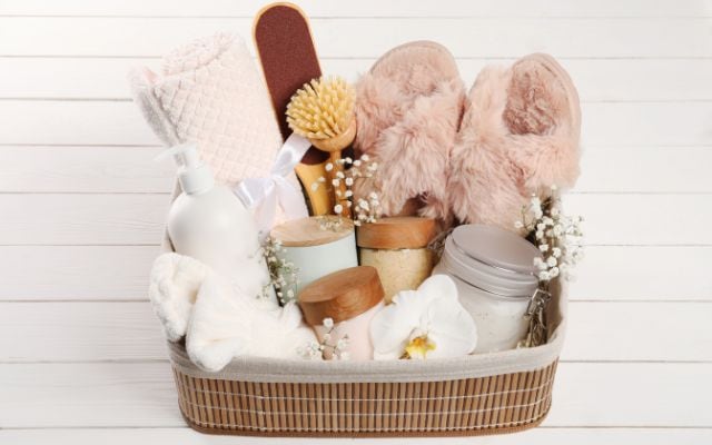 self care gift basket ideas for women