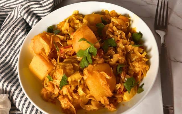 curry cabbage and potatoes