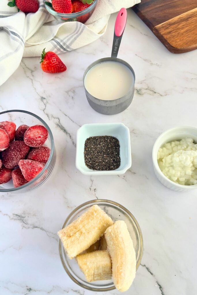 strawberry banana smoothie high protein 1000 x 1500 px 1