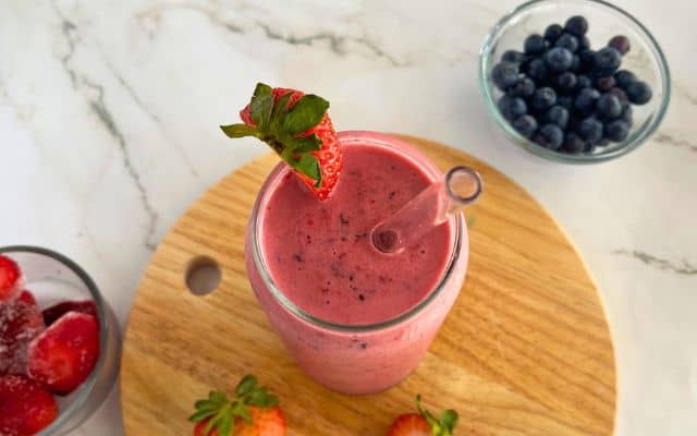 strawberry blueberry smoothie